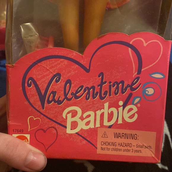 Rapunzel Barbie doll & Valentine Barbie doll - Picture 9 of 11